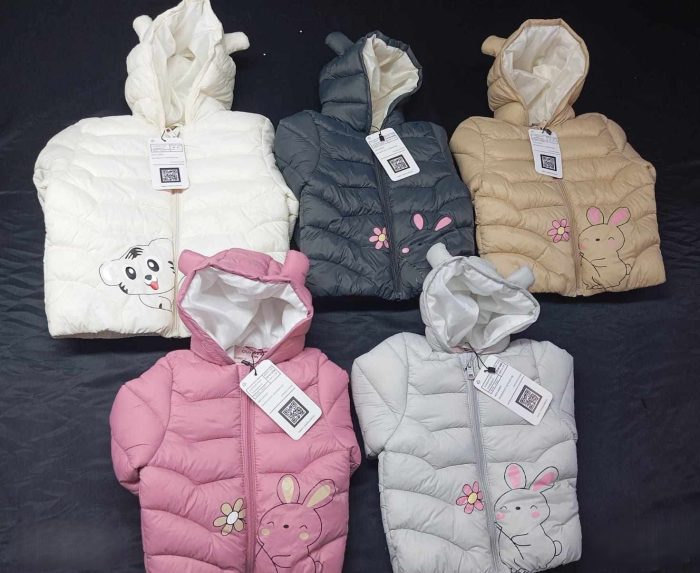 Girl's stylish puffer jacket.